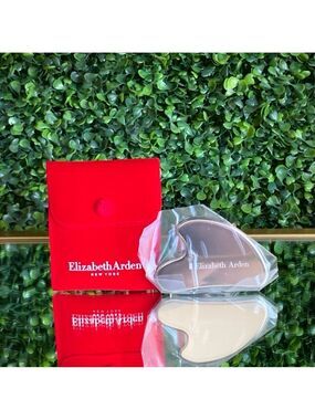 Elizabeth Arden Gua Sha with Pouch | NEW